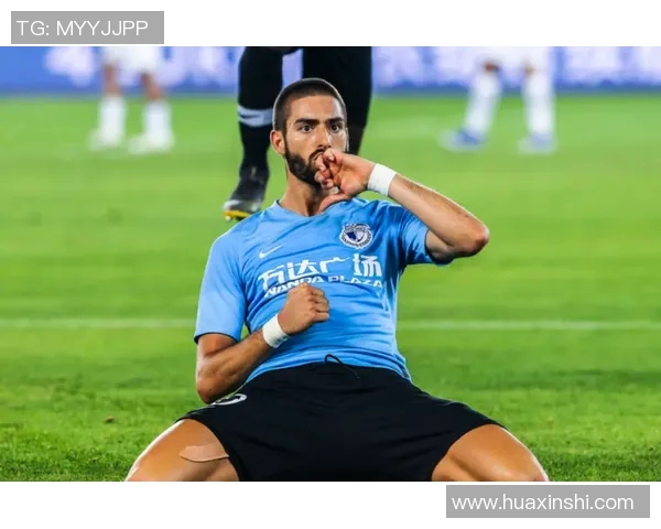 克罗斯：从中场指挥官到足球战术革新者的传奇之路